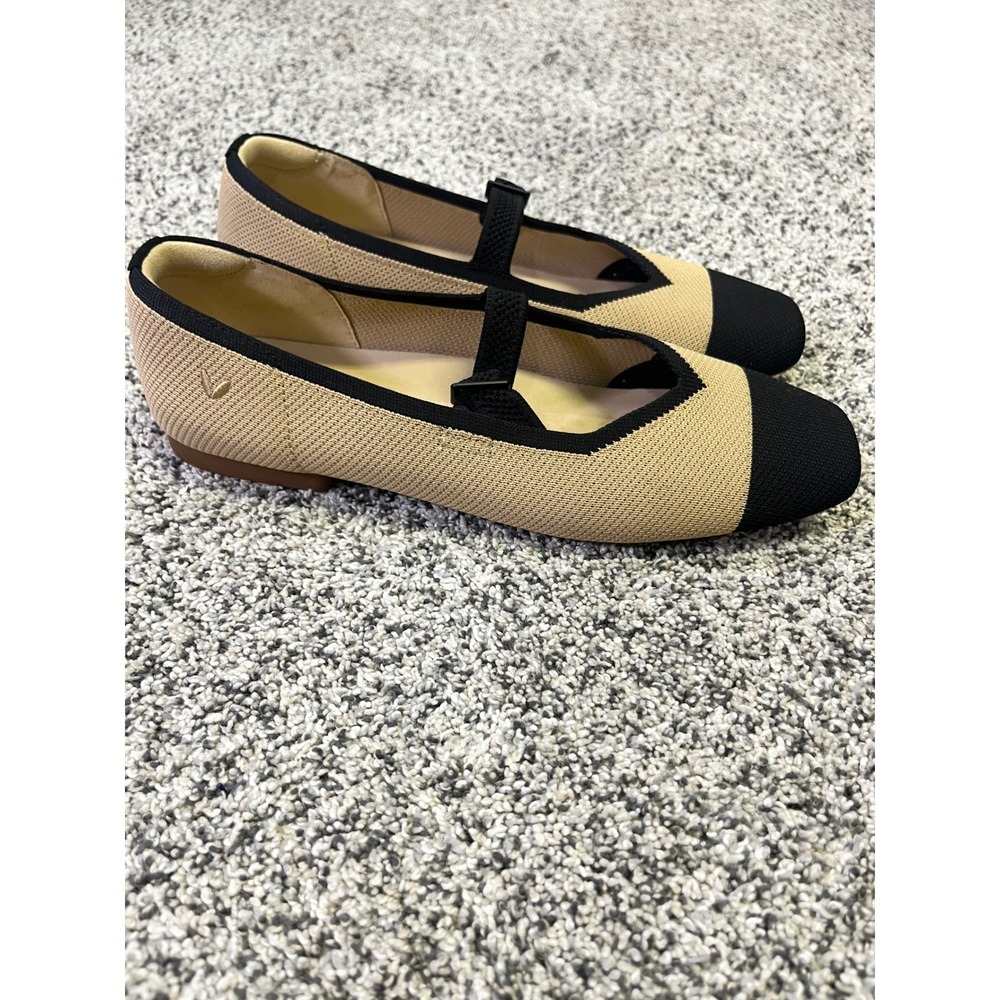 Elegant Two-Tone Flats - Picture 3 of 8